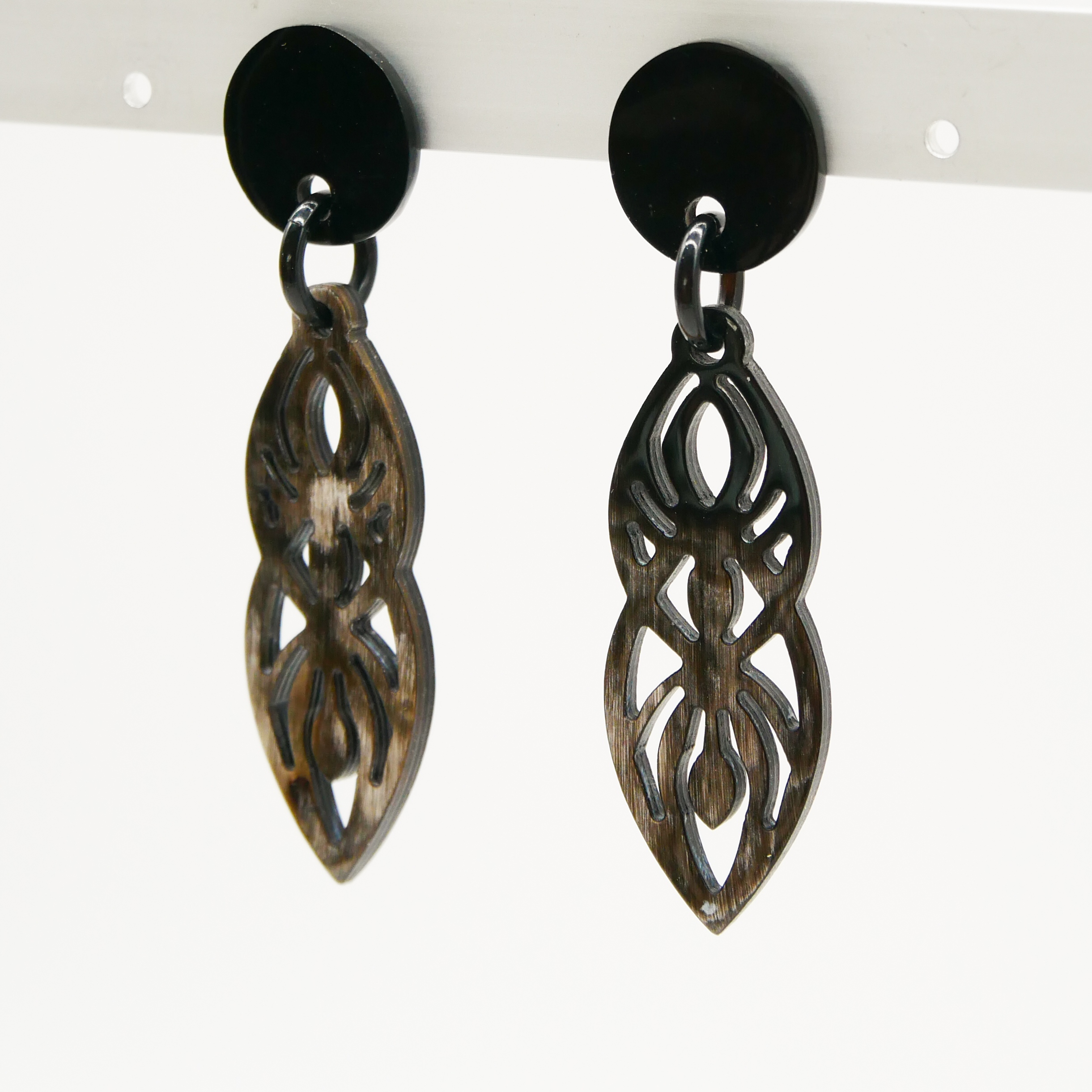 "Craft Art", Ohrring "Spider" marble Horn "Craft Art", Ohrring "Spider" marble Horn