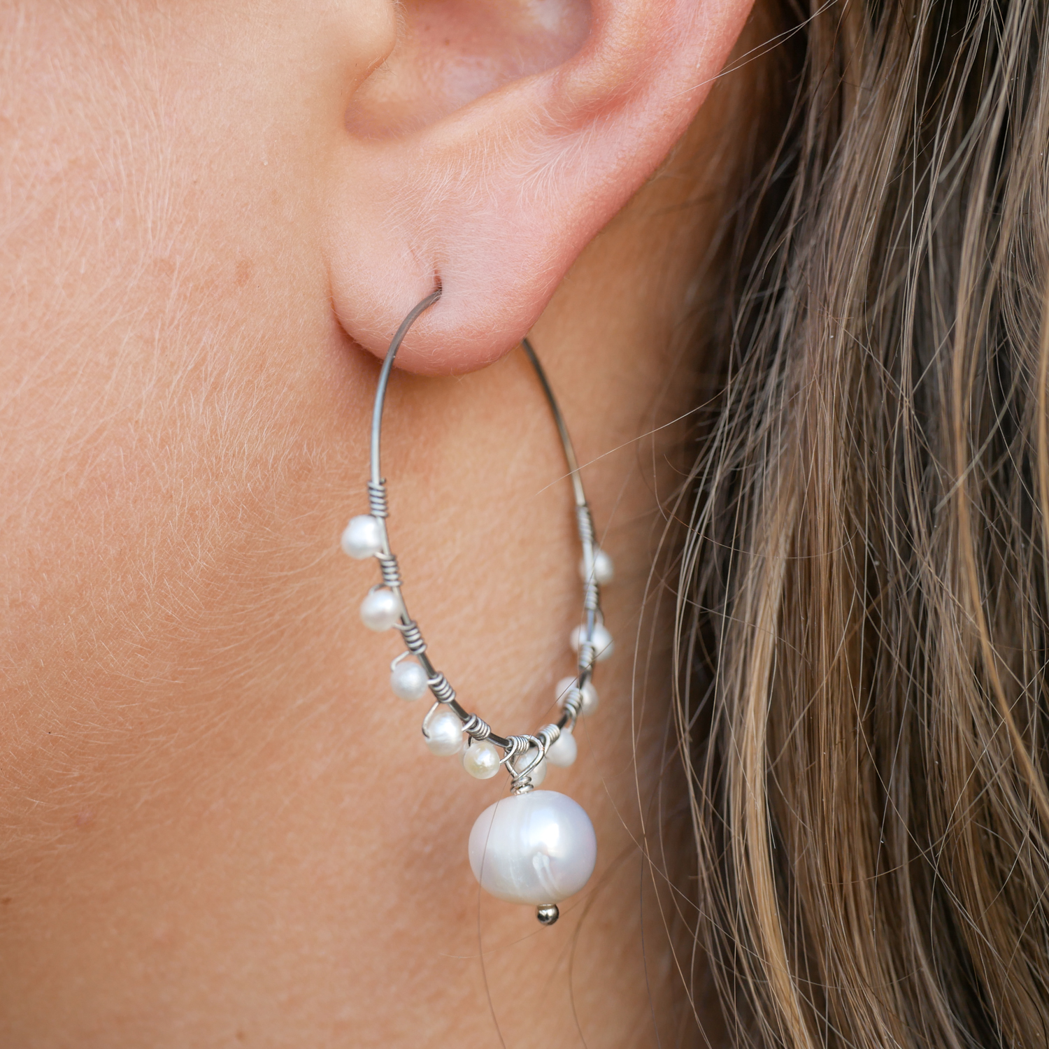 "Freshwater Pearls" earring, big and small freshwater pearls, silver plated 
