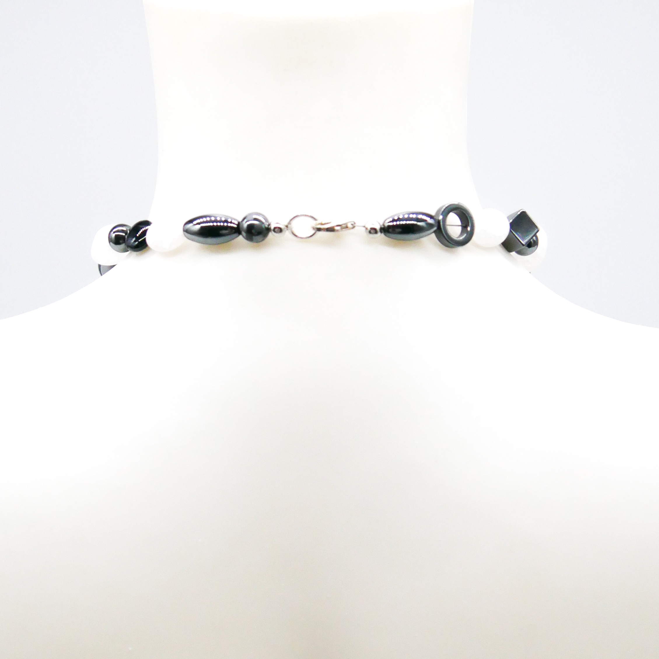 "Crystal Mountain", Kette Hämatit und Bergkristall, verschiedene Formen, 925 Silberverschluss