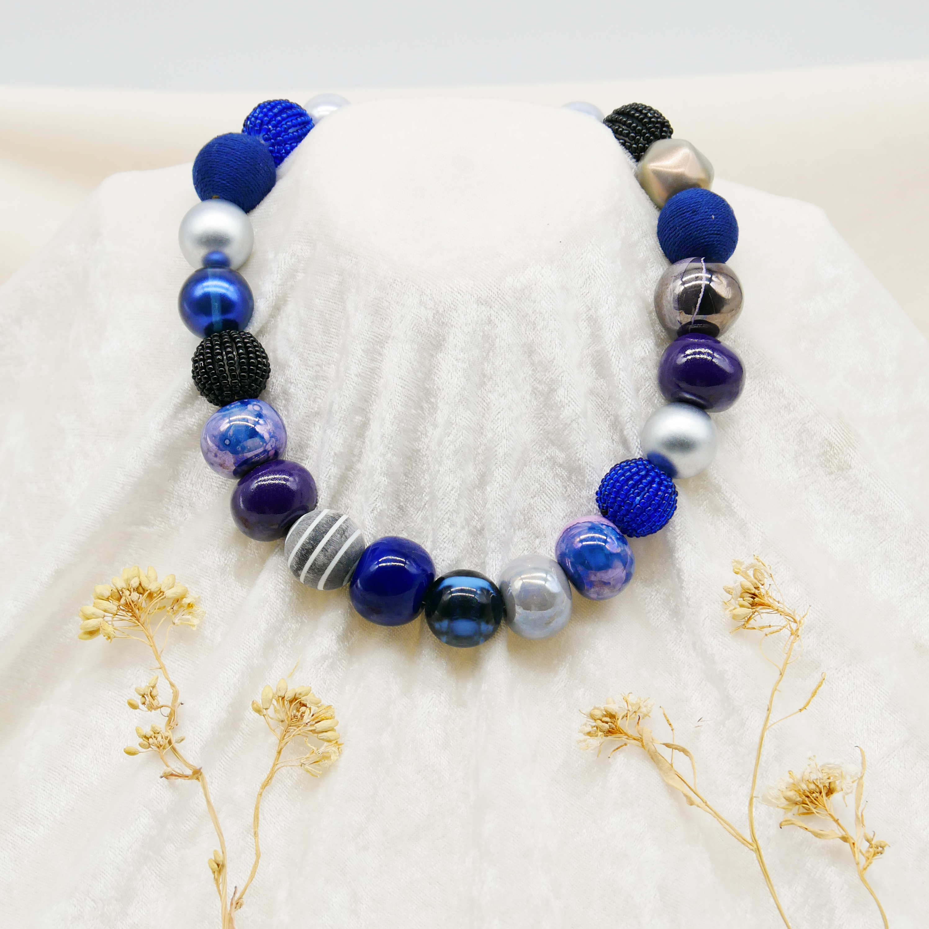 "Bollywood" Kette Ø ca. 20 mm, blau-silber