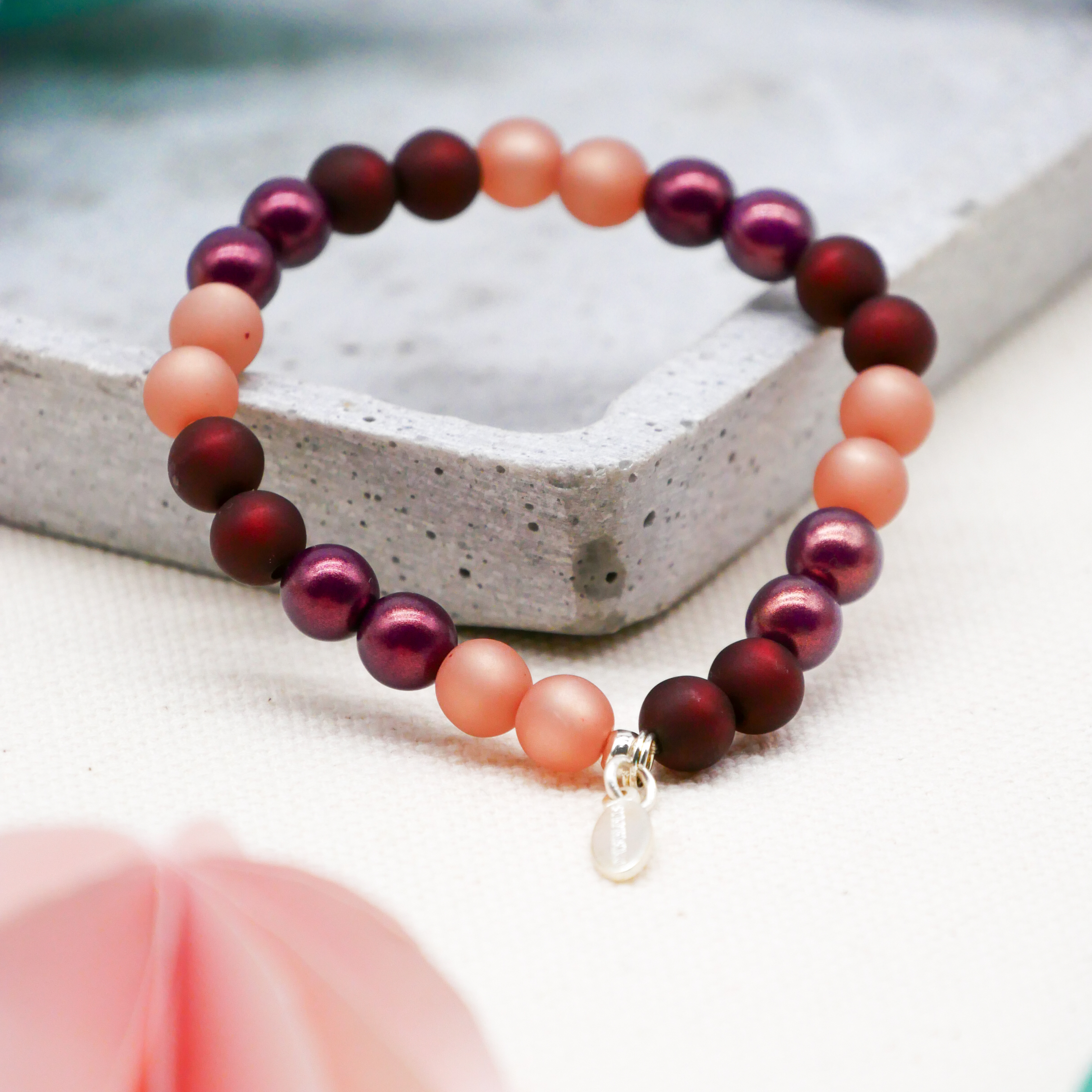  Color Explosion, Armband auf Gummi Ø 8 mm, Glas- und Polaris Perlen, Pluto braun