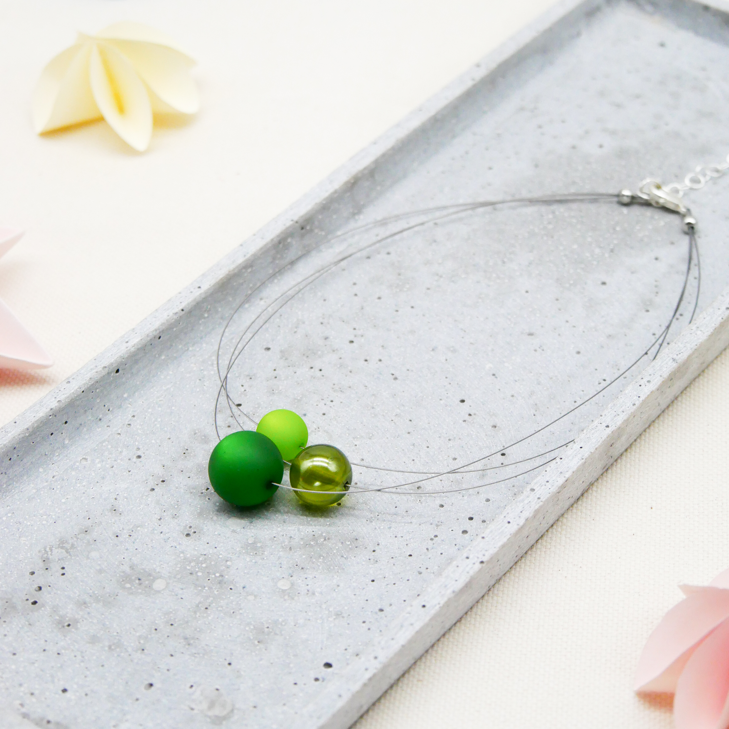  Color Explosion, kurze 3-Strang Kette "Planet" - Uranus grün