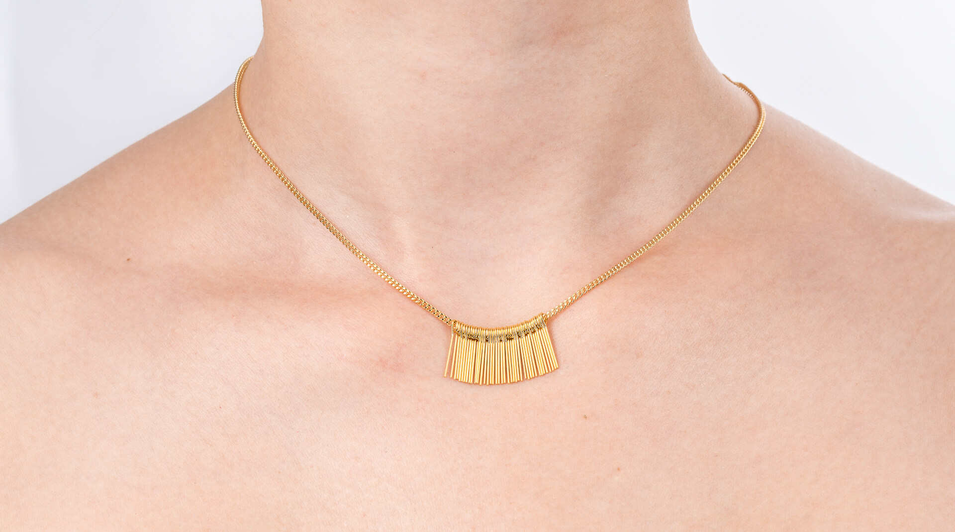 "Fine Filigré" dainty short necklace, Needle, gold plated