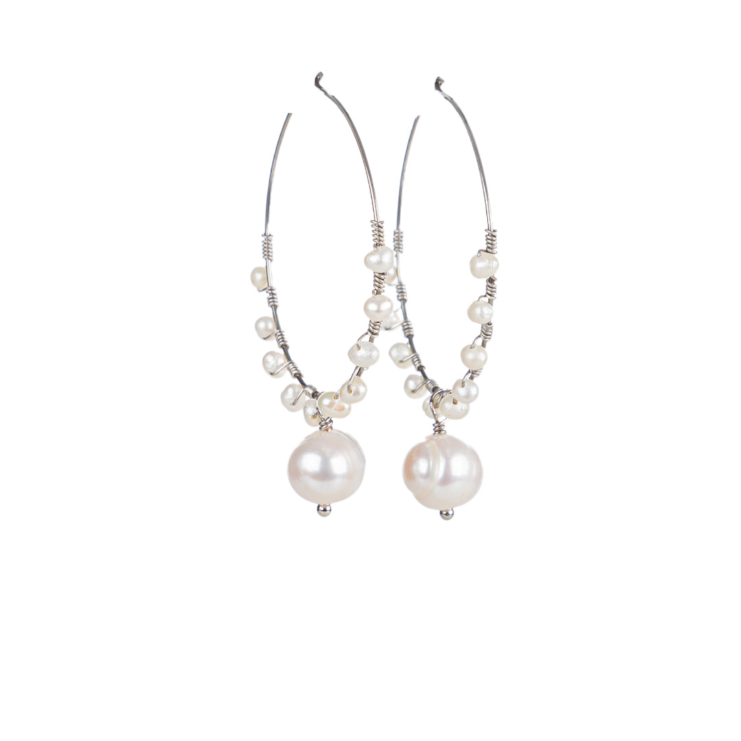 "Freshwater Pearls" Ohrring Creole, große und kleine Süßwasserperlen, versilbert