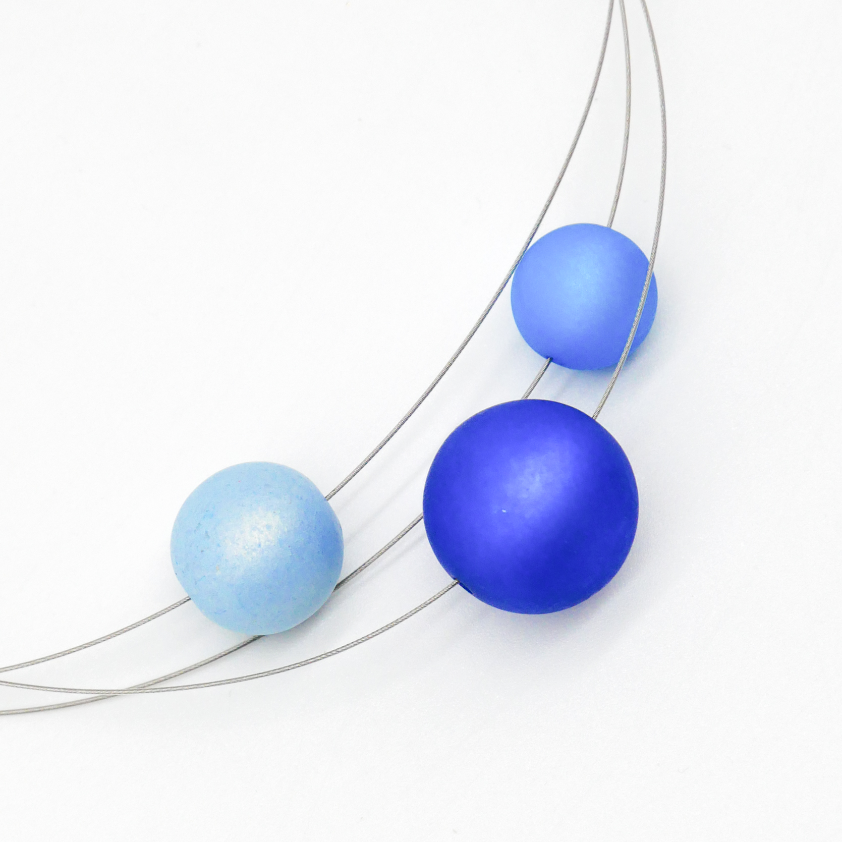  Color Explosion, kurze 3-Strang Kette "Planet" - Erde dunkelblau