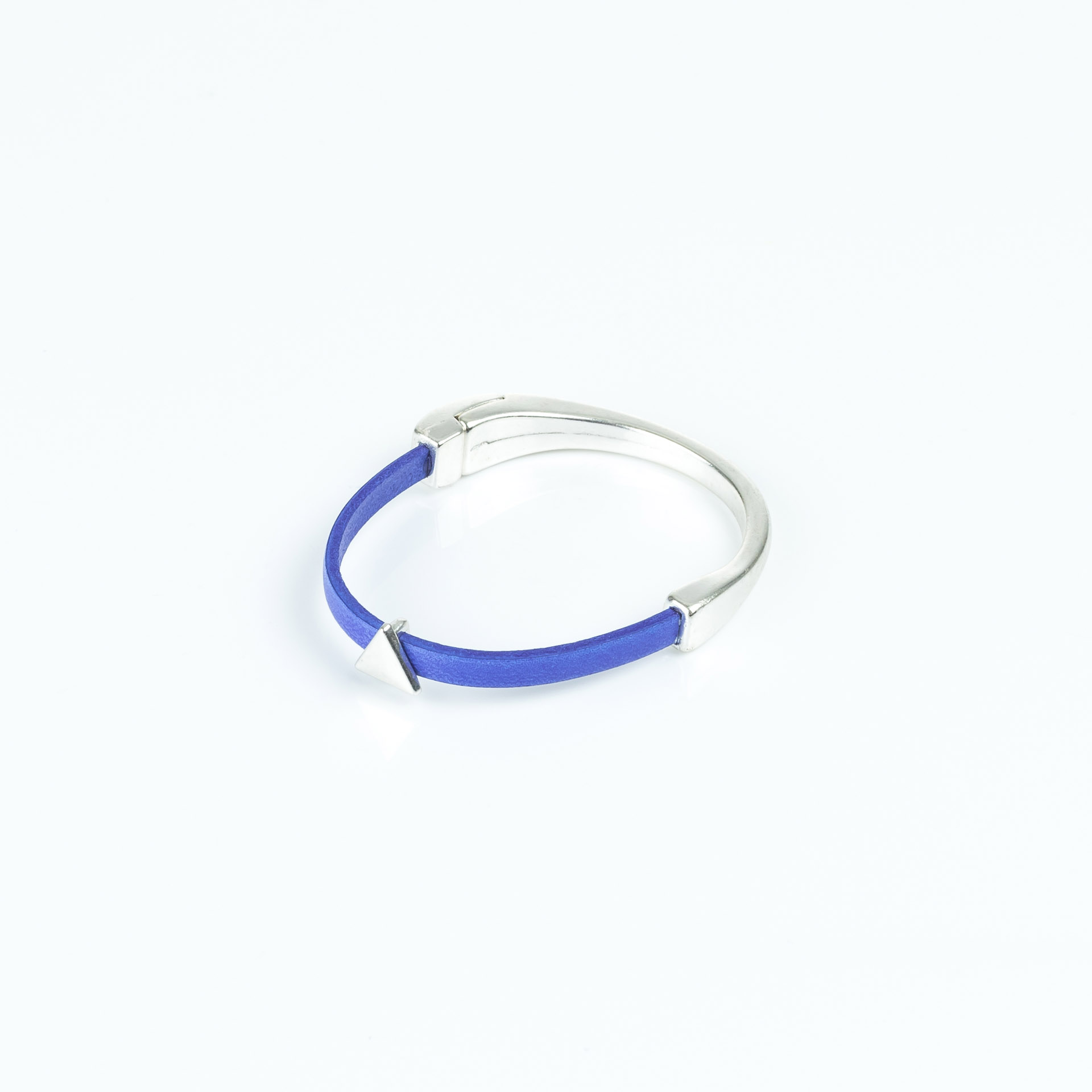 Armband aus Leder, Raute, stahlblau, 5x2mm