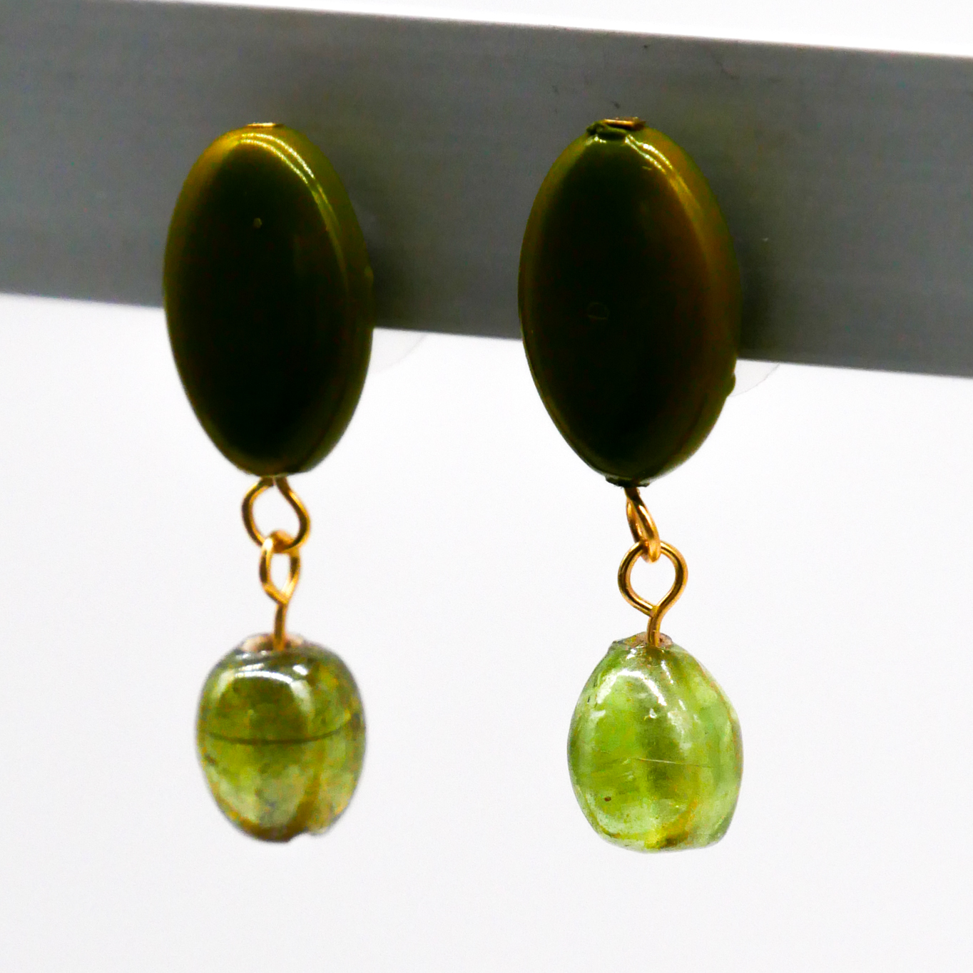 "Summer-Feeling"  Ohrring aus verschiedenen Formen, Glas- und Resin Perlen, grün