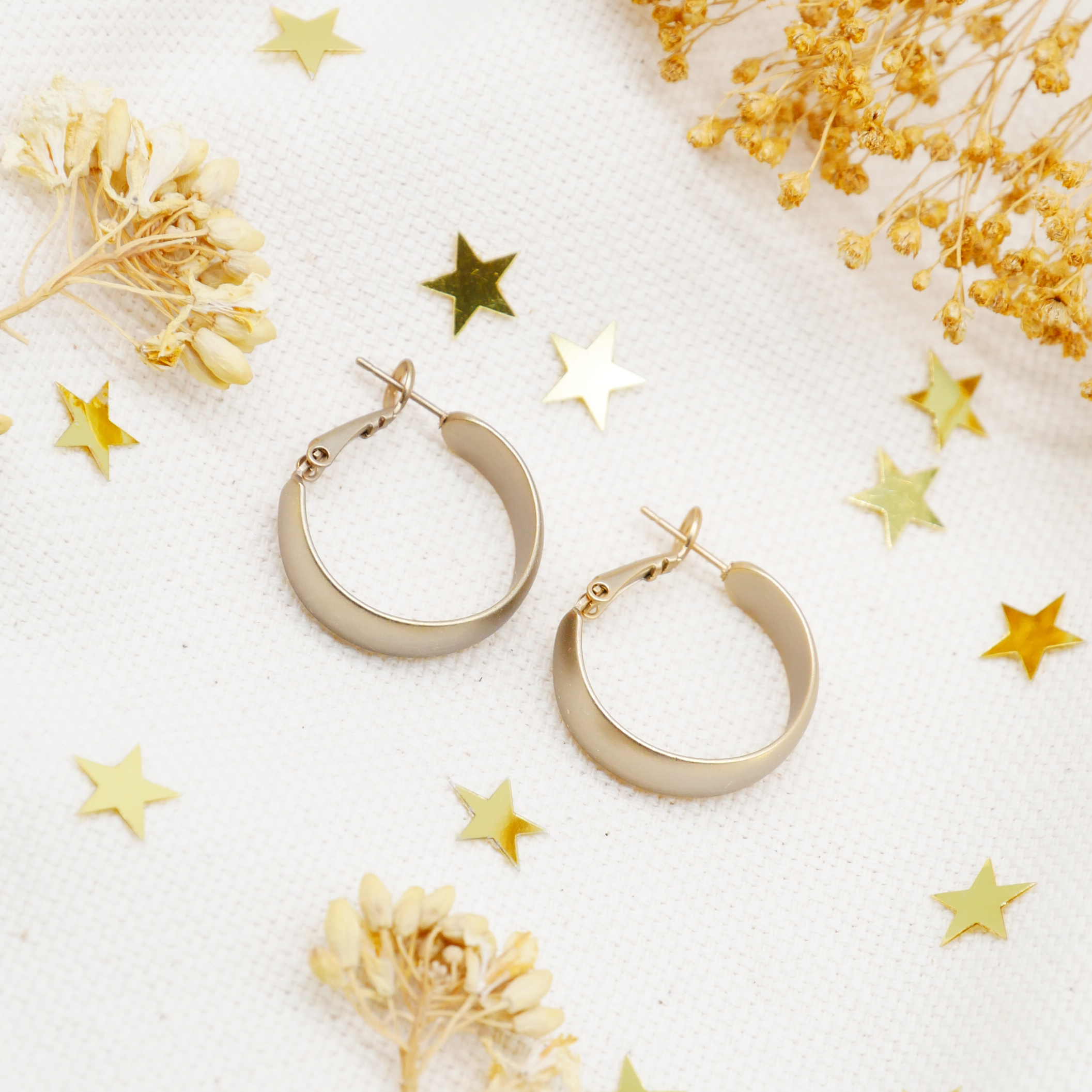 "Circle", runde Creole vergoldet ca. 24 mm leicht gewölbt 