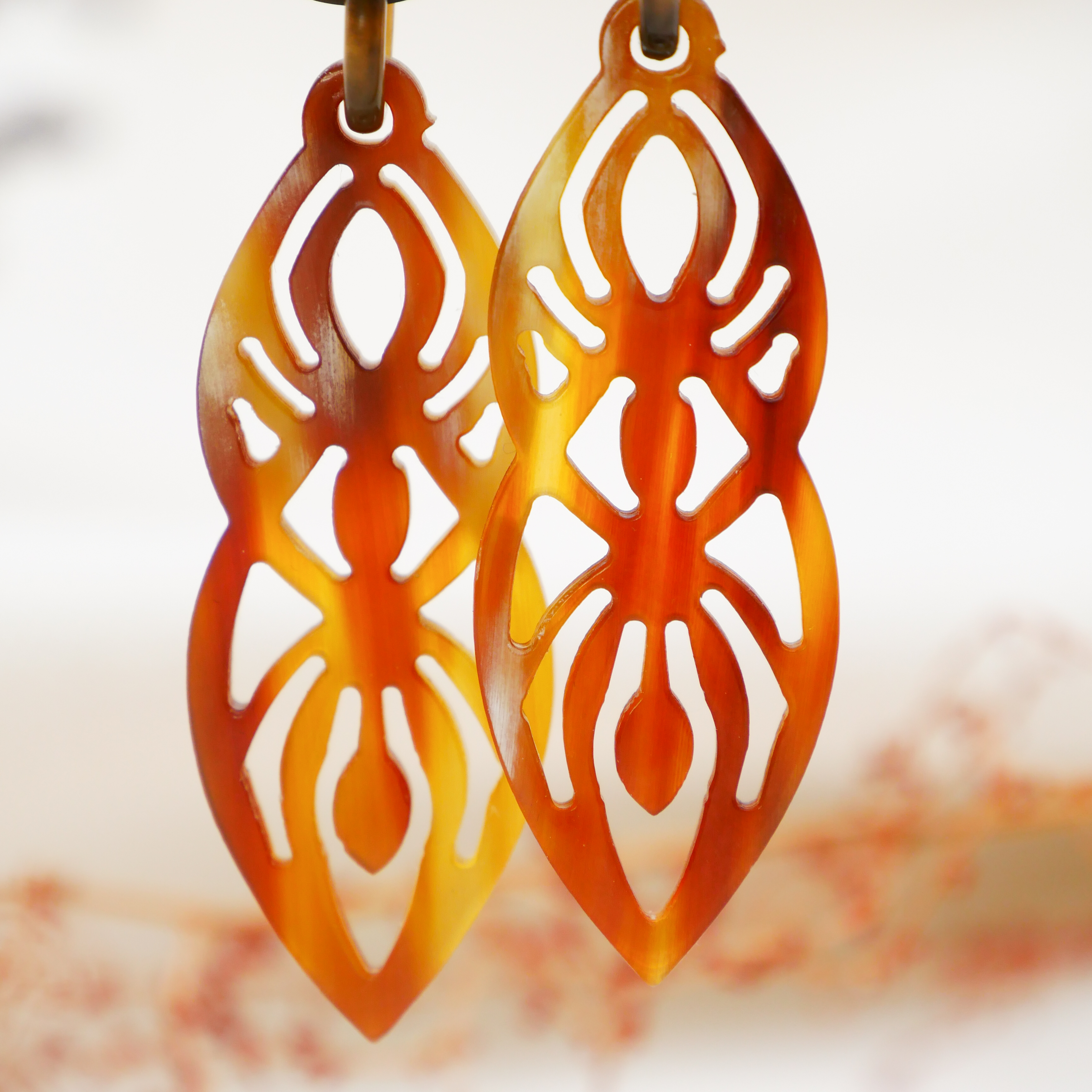"Craft Art", Ohrring "Spider" braunes afrikanisches Horn "Craft Art", Ohrring "Spider" braunes afrikanisches Horn