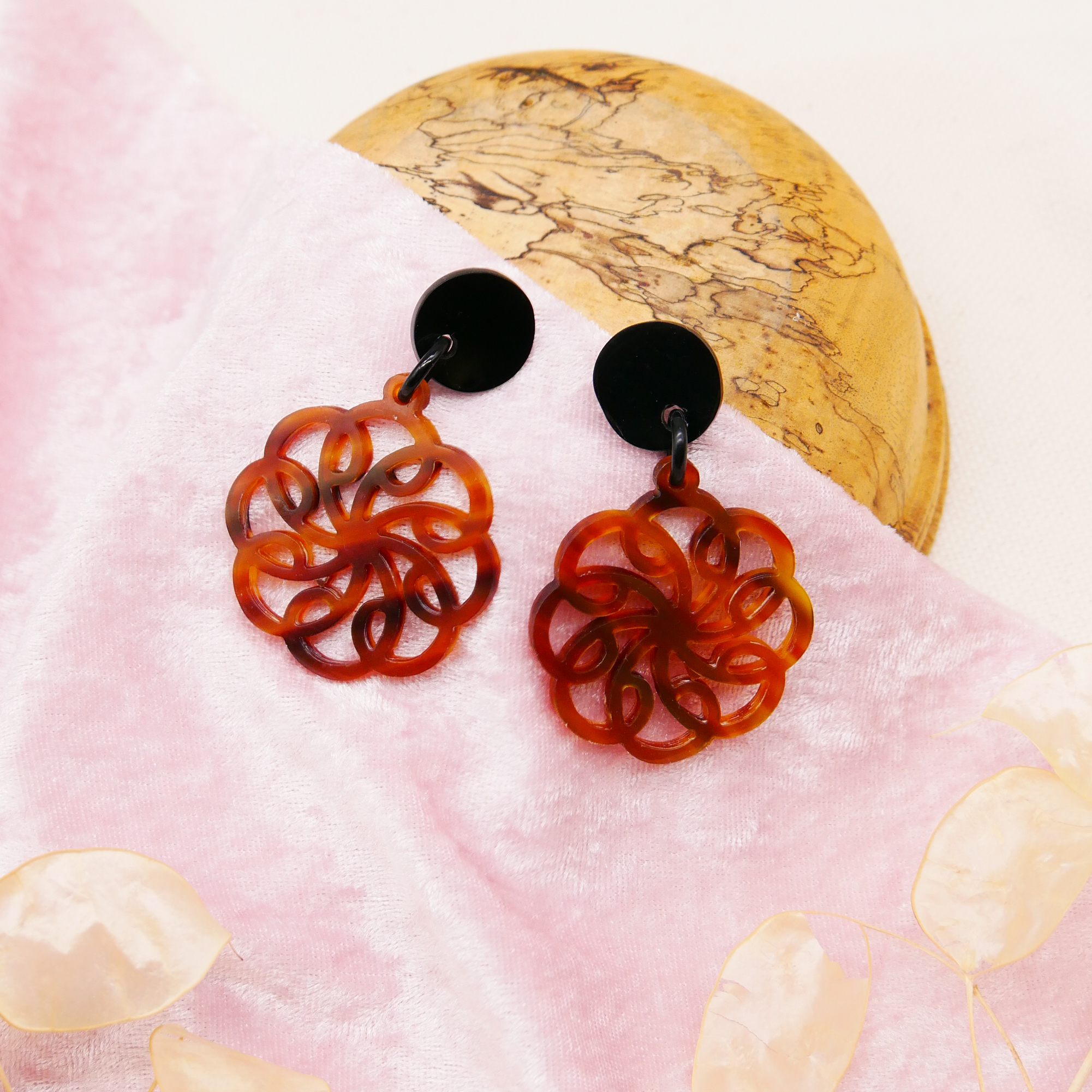  "Craft Art" Ohrring "Mandala" Ø ca. 45 mm, schwarzes und braunes Horn 