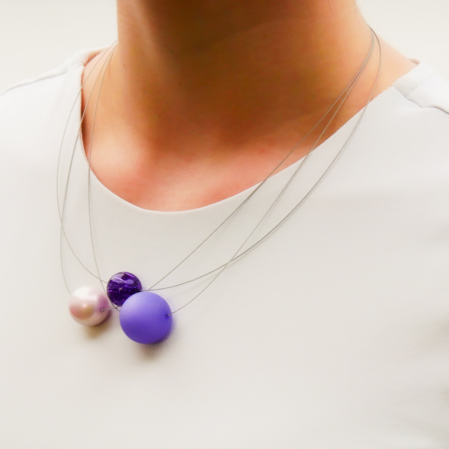  Color Explosion, kurze 3-Strang Kette "Planet" - Saturn lila