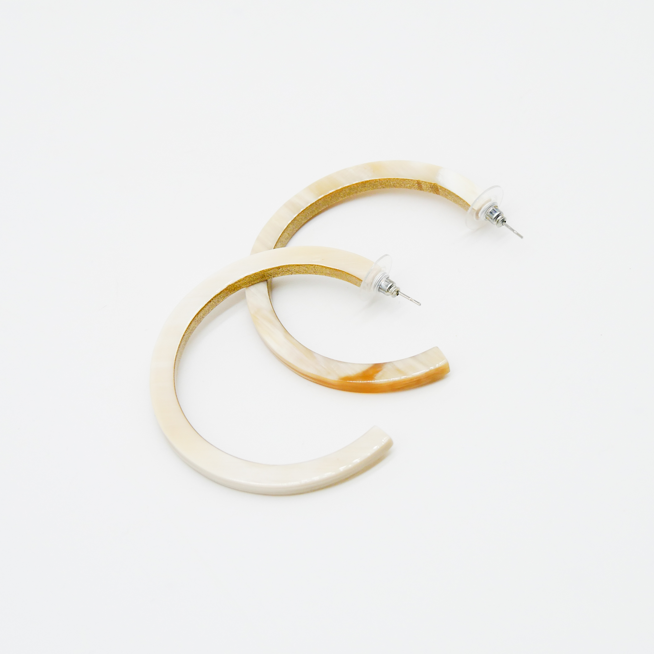 "Craft-Art" horn earring open oblong circlet, white horn