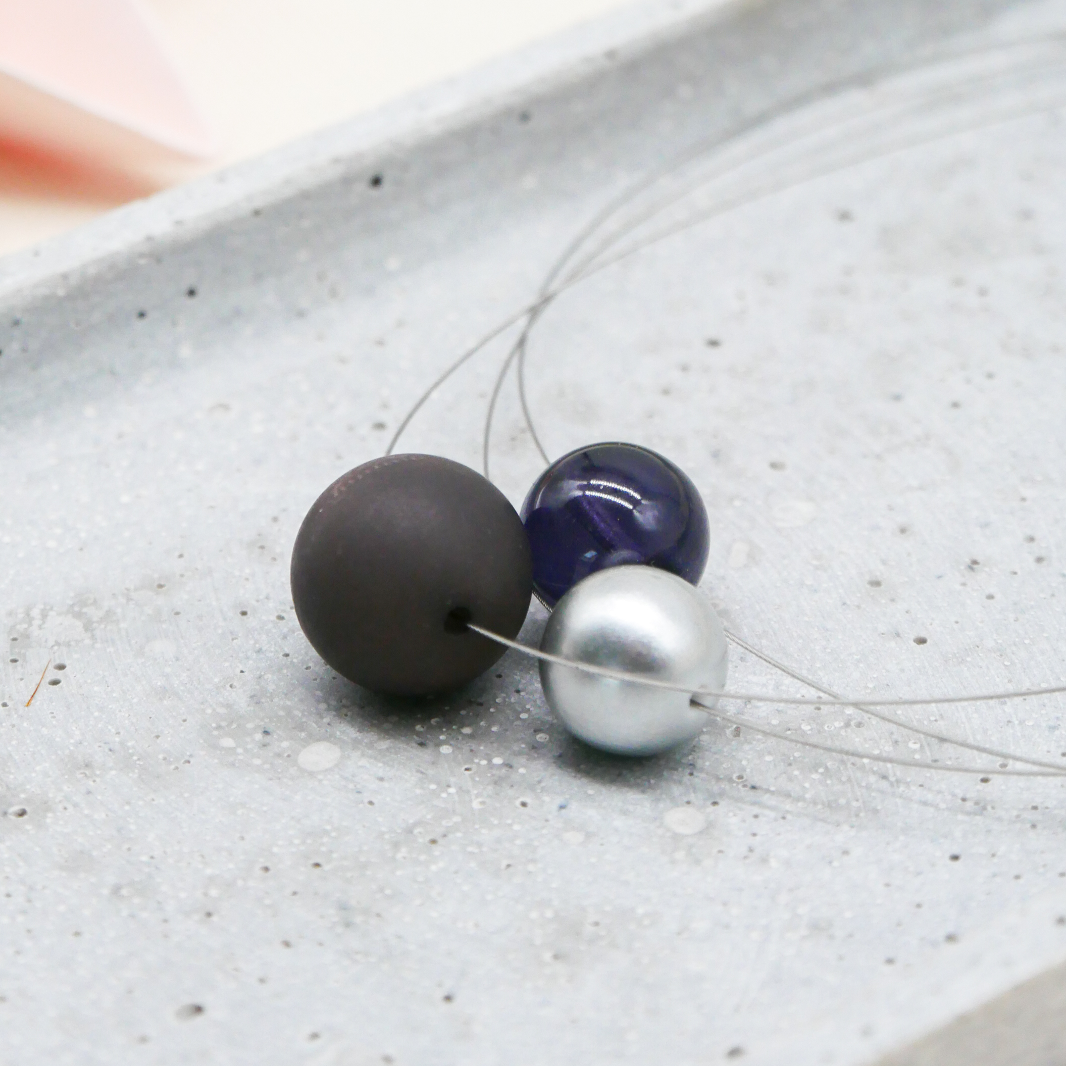  Color Explosion, kurze 3-Strang Kette "Planet" - Merkur schwarz-silber